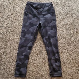Yogalicious camo leggings 7/8 length
